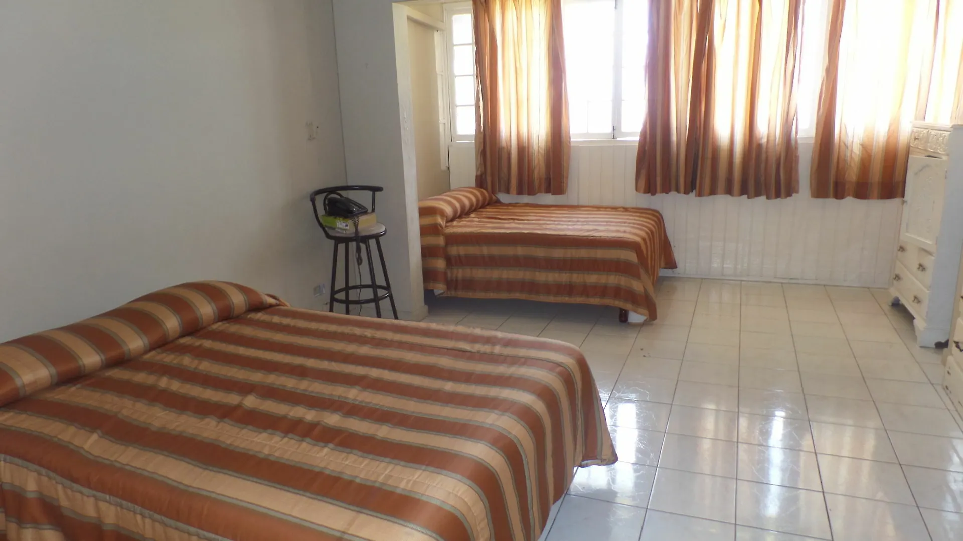 Daire Rooms On The Hip Strip - Montego Bay
