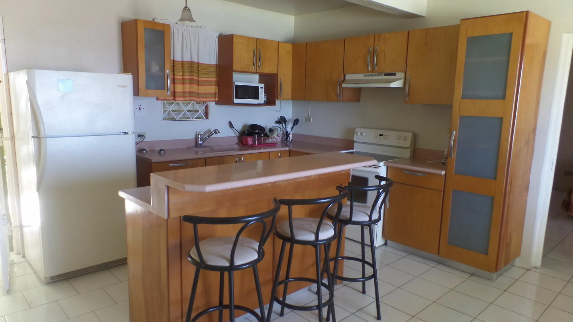 Daire Rooms On The Hip Strip - Montego Bay Jamaika